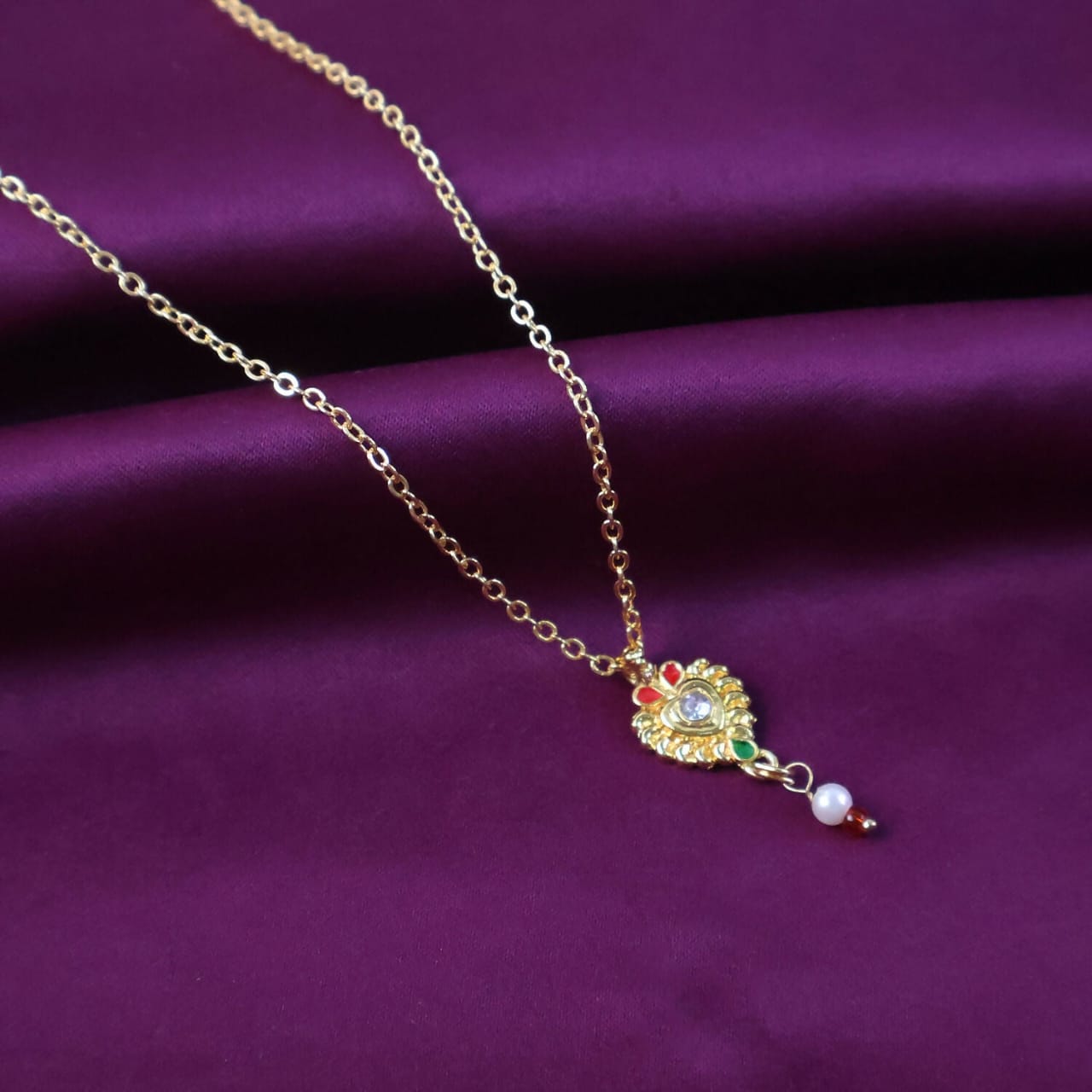 Elegant Heart Motif Pendant Necklace