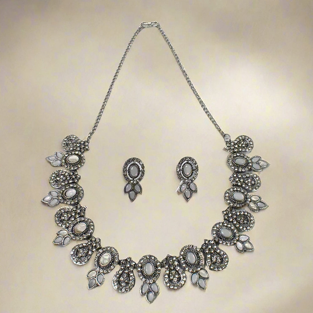 SEO Product Description: Elegant Necklace and Earring Set