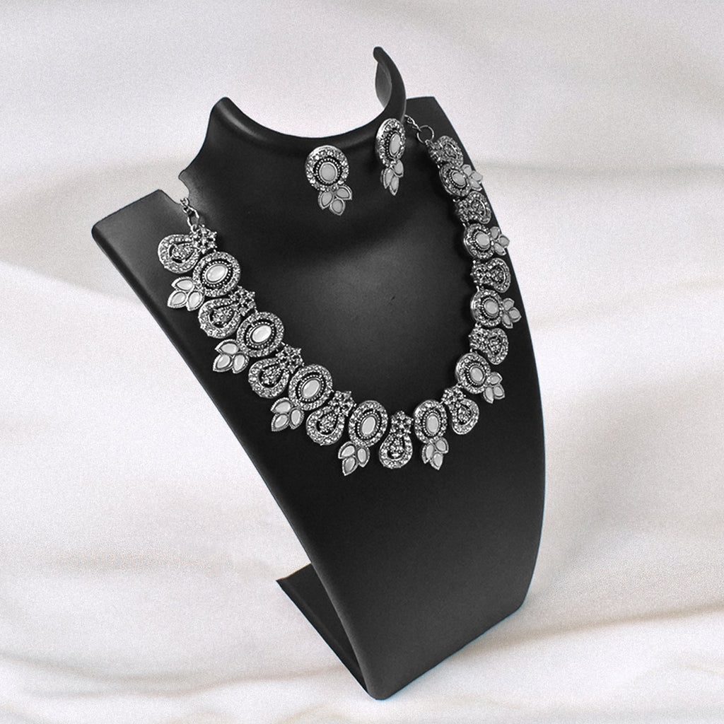 SEO Product Description: Elegant Necklace and Earring Set